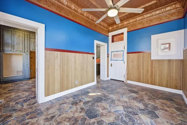 $797,000 | 802 Hall Street, St. Joseph, MO 64501