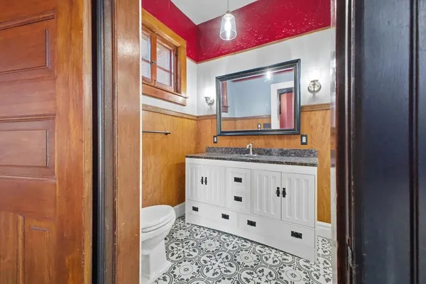 $797,000 | 802 Hall Street, St. Joseph, MO 64501