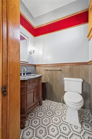 $797,000 | 802 Hall Street, St. Joseph, MO 64501