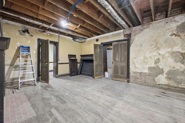 $797,000 | 802 Hall Street, St. Joseph, MO 64501