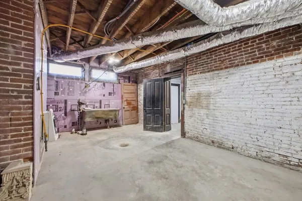$797,000 | 802 Hall Street, St. Joseph, MO 64501