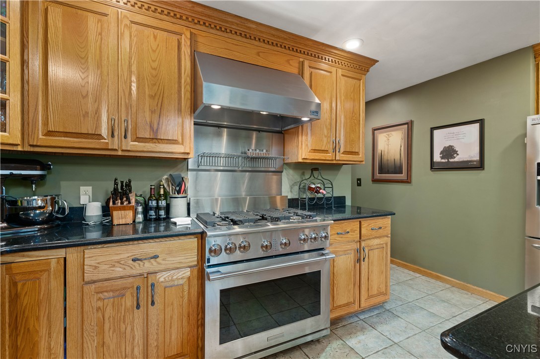 9219 North Pond Road Boonville, NY 13309 - Photo 12 of 43 Gas top w electric oven