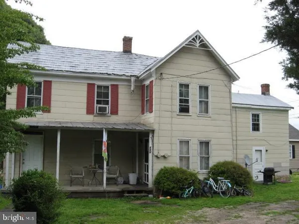 $1,200 | 436 Duke Street, Tappahannock, VA 22560