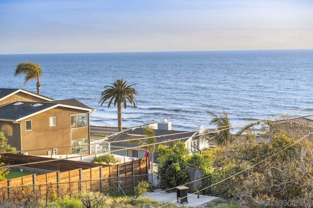 1528 Summit Avenue Cardiff, CA 92007 - Photo 4 of 13 a view of roof view
