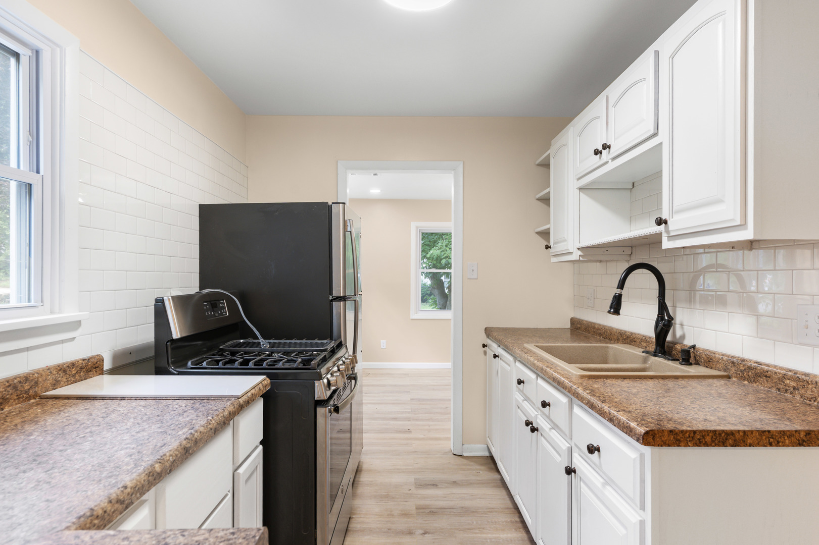7002 Ridge Drive Davenport, IA 52806 - Photo 5 of 27