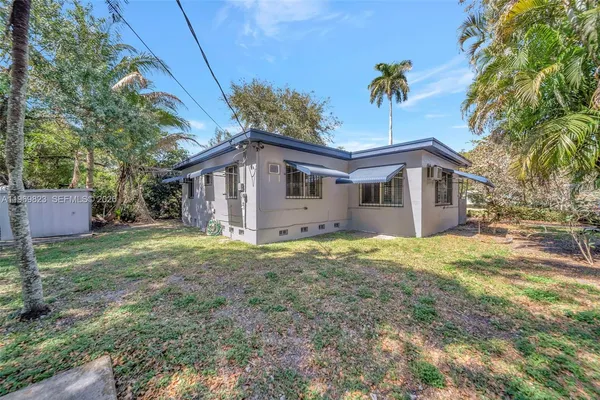 a front view of house with yard