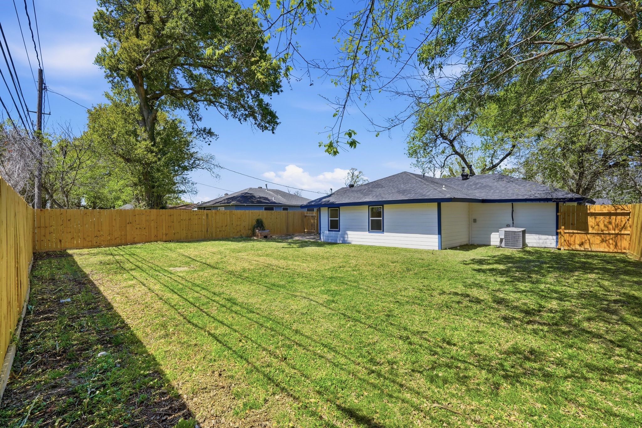 5962 Ridgeway Drive Houston, TX 77033 - Photo 20 of 22