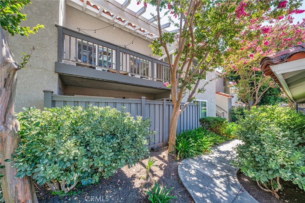 302 Lemon Grove Irvine, CA 92618 - Photo 4 of 6 front view of a house