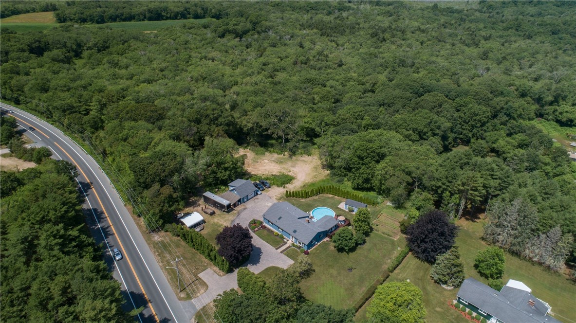 104 Dunns Corner Road Westerly, RI 02891 - Photo 3 of 44
