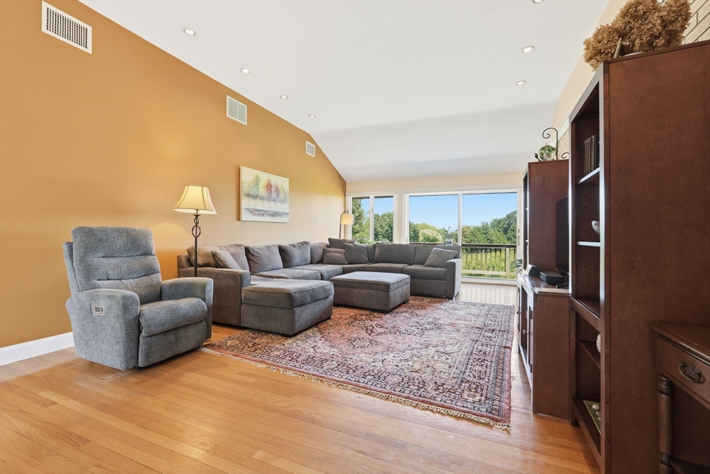 54 Sawmill Plain Road Deerfield, MA 01373 - Photo 6 of 42