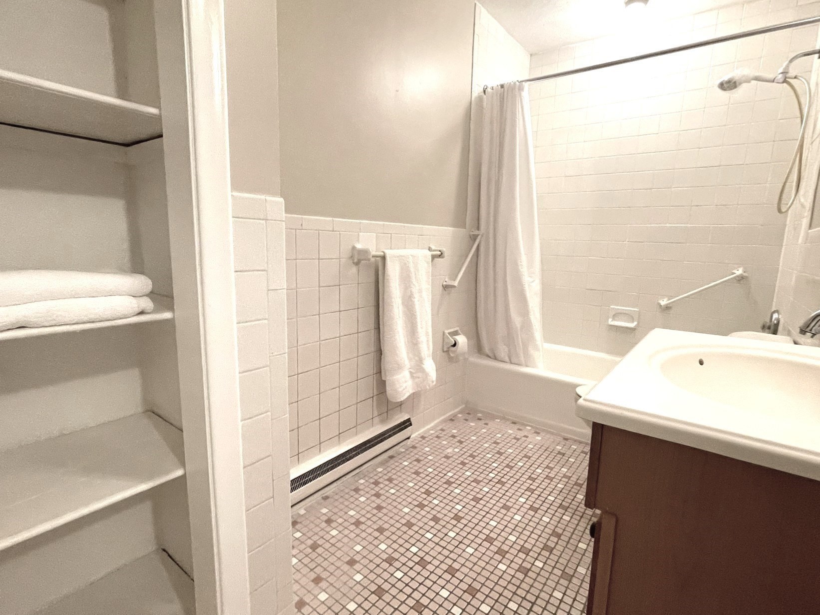 1323 Worcester Road, Unit E7 Framingham, MA 01701 - Photo 9 of 25 Gallery Image 9