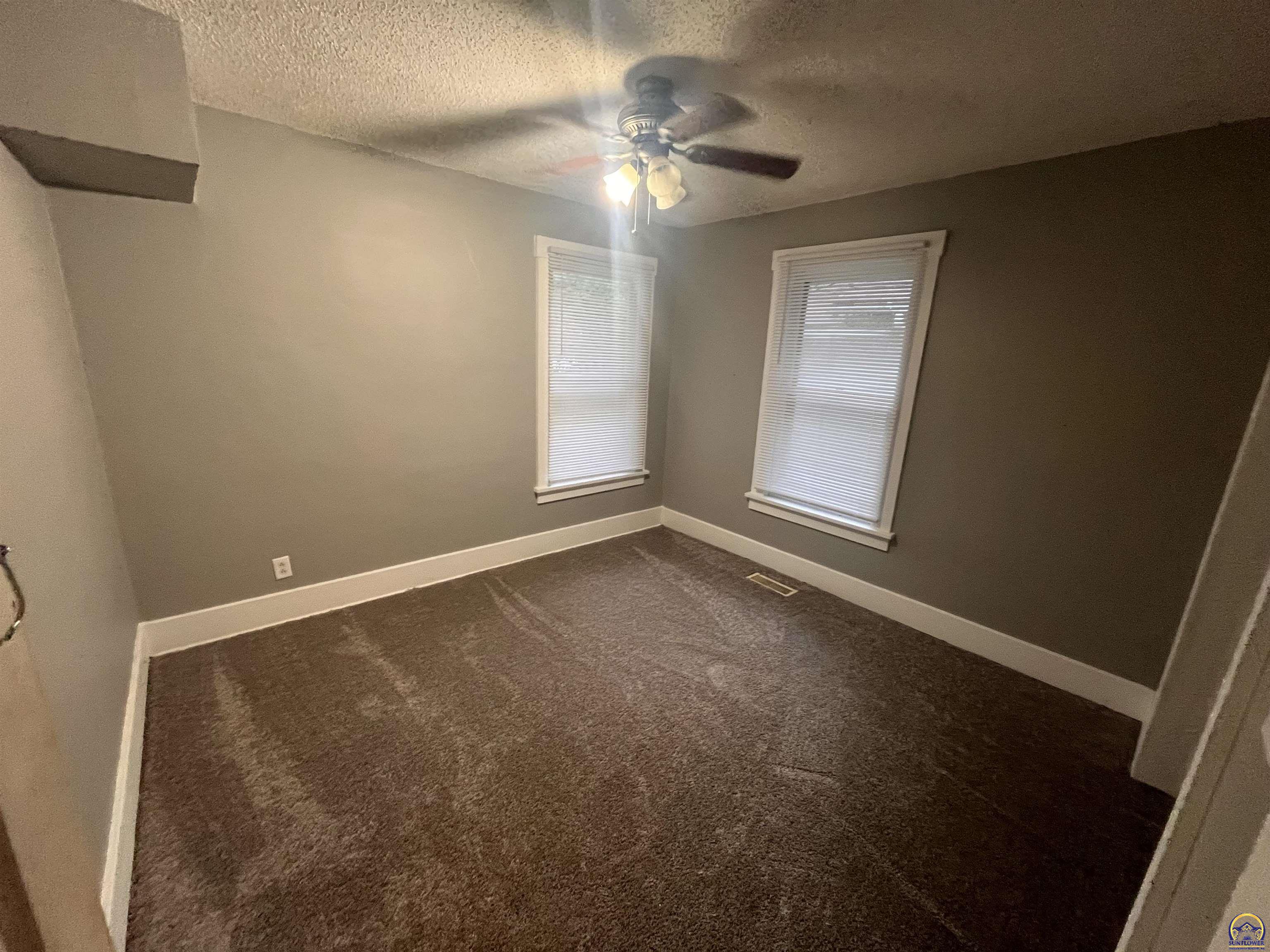 1167 Southwest Wayne Avenue Topeka, KS 66604 - Photo 9 of 19