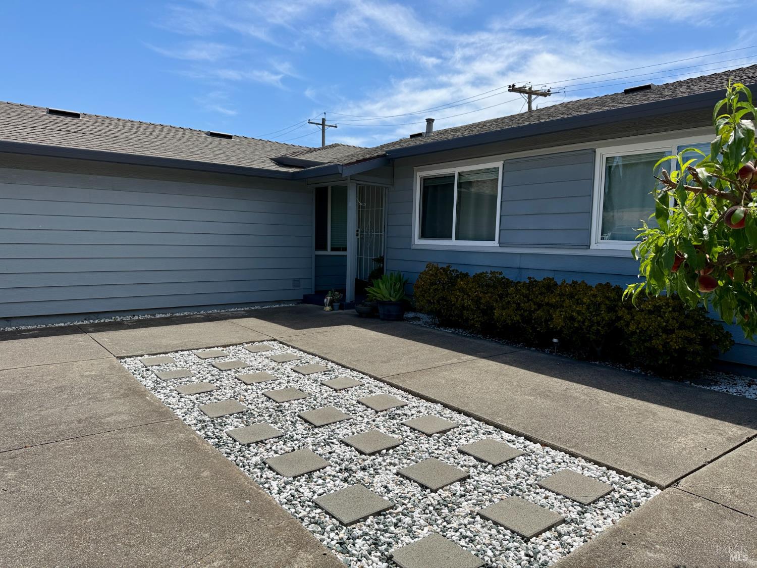 2425 Oceanic Drive Fairfield, CA 94533 - Photo 3 of 4