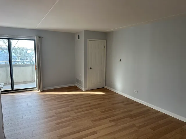 $1,900 | 1463 Mercury Drive, Unit 304, Schaumburg, IL 60193