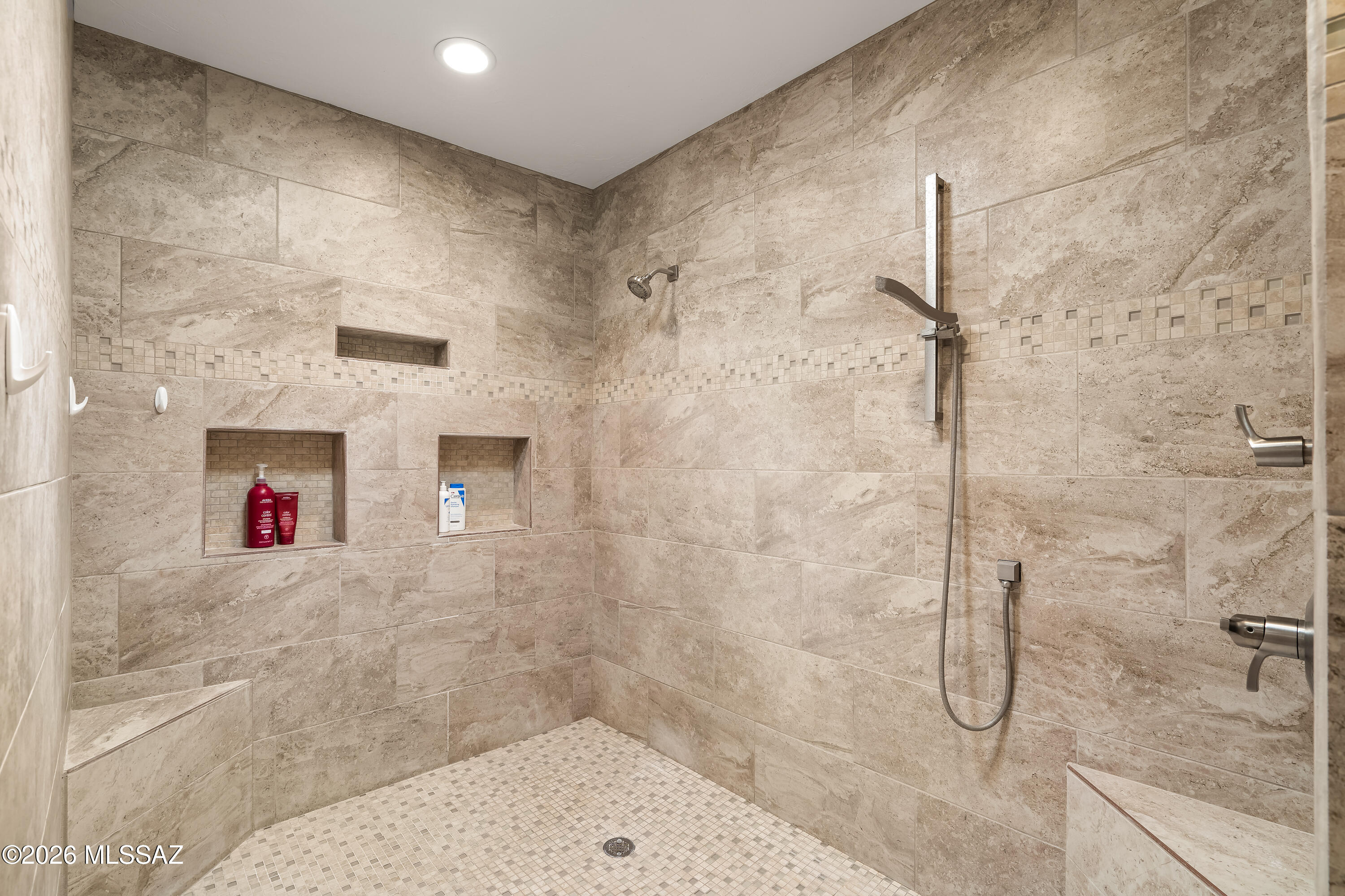 7005 North Wade Road Tucson, AZ 85743 - Photo 20 of 50 Primary Bathroom Shower