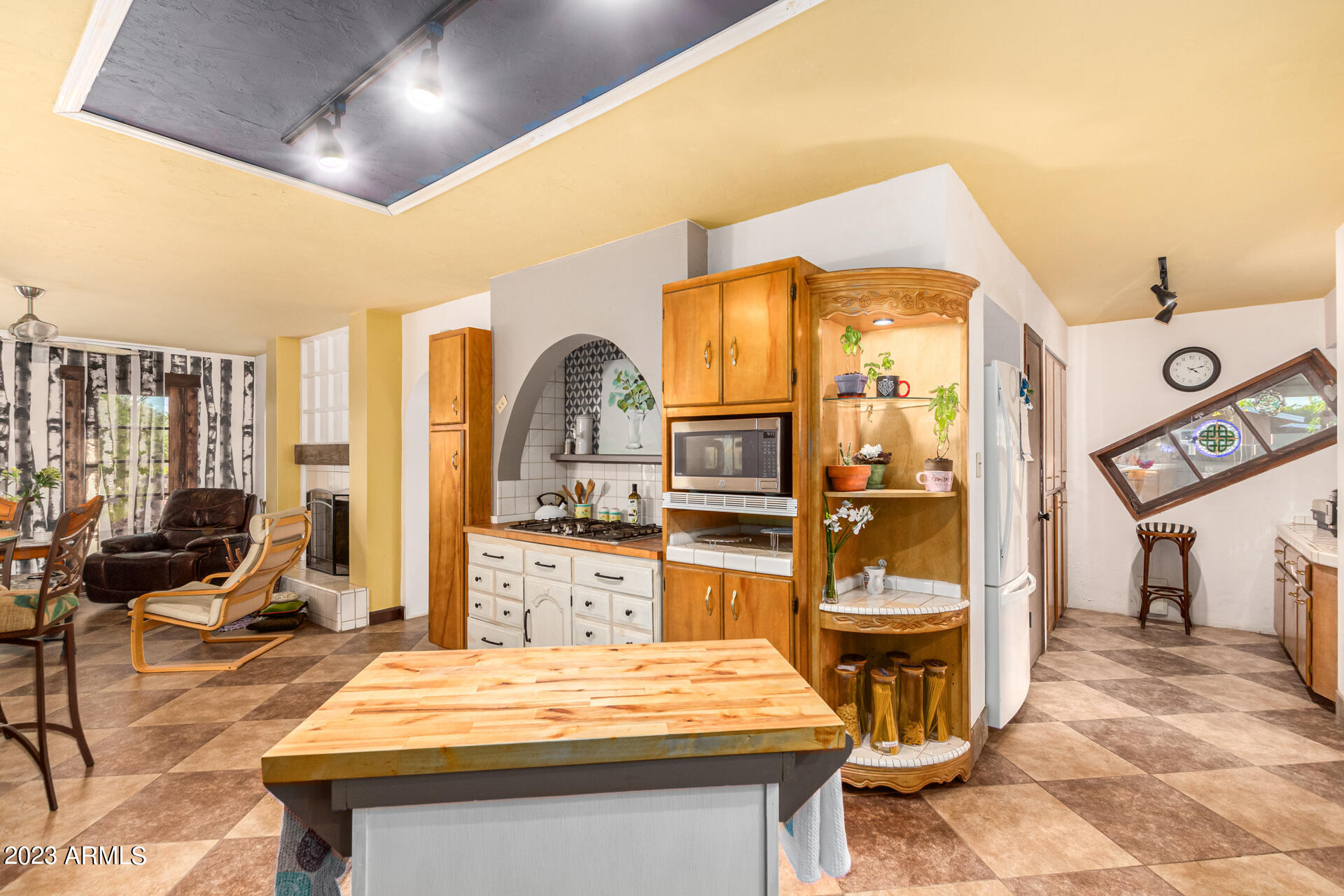 3046 East Charter Oak Road Phoenix, AZ 85032 - Photo 17 of 70 24-Charter Oak
