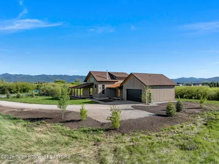 $1,995,000 | 6322 Fox Springs Drive, Victor, ID 83455