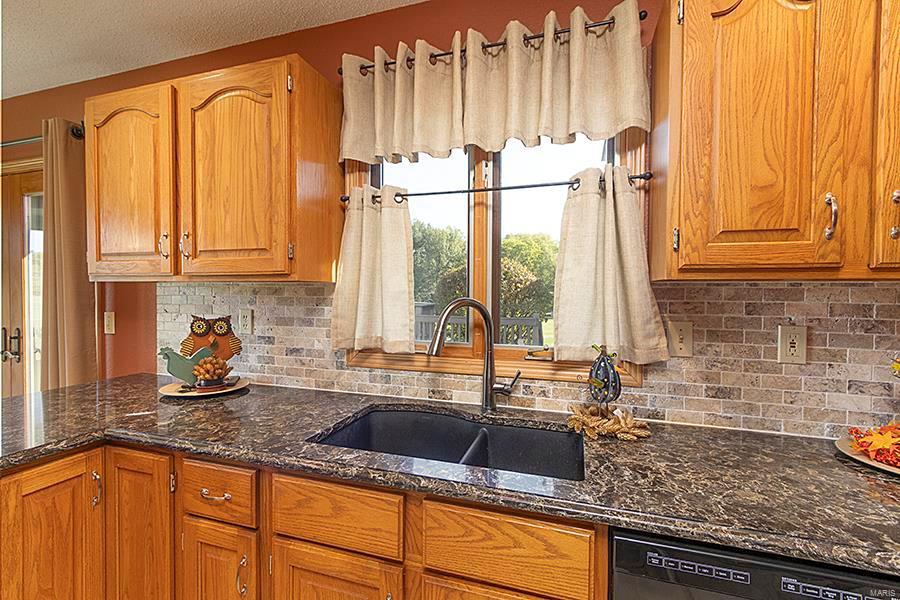 13303 Field Crest Road Highland, IL 62249 - Photo 26 of 64