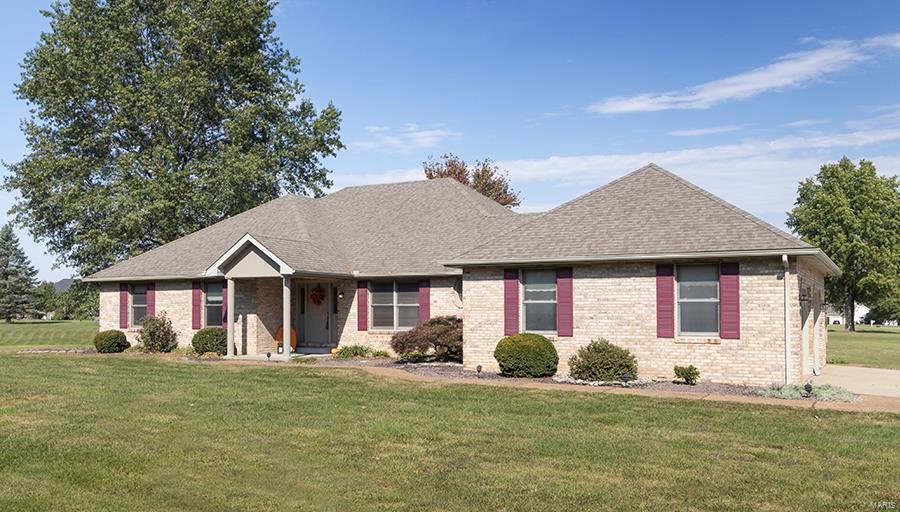 13303 Field Crest Road Highland, IL 62249 - Photo 4 of 64