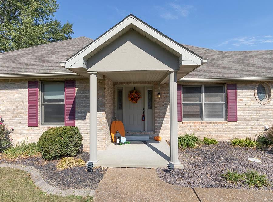 13303 Field Crest Road Highland, IL 62249 - Photo 8 of 64