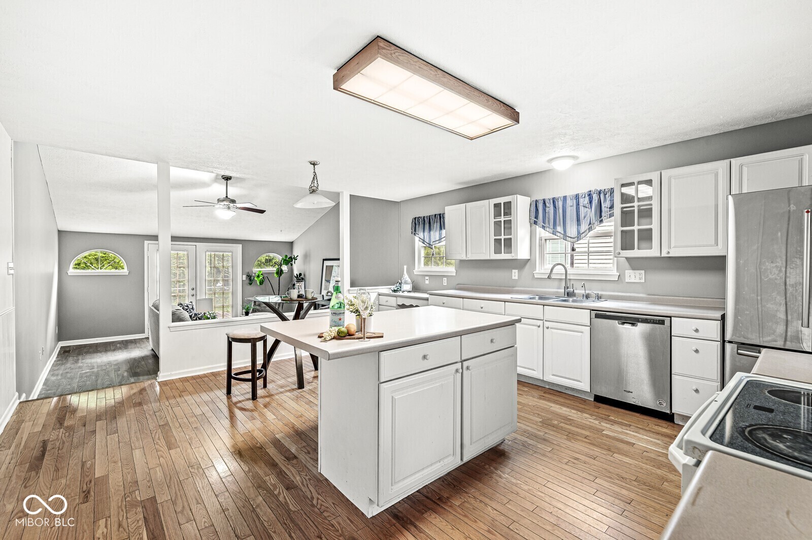 5014 Melbourne Road Indianapolis, IN 46228 - Photo 3 of 40 Gallery Image 3