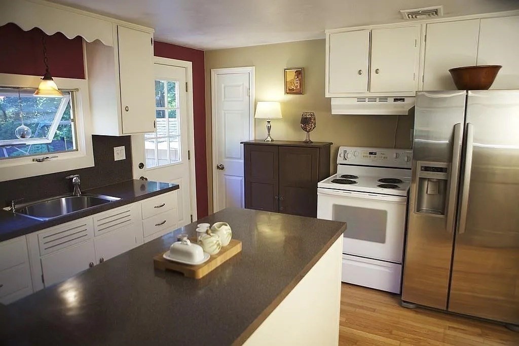 21 Walpole Street Sharon, MA 02067 - Photo 7 of 16
