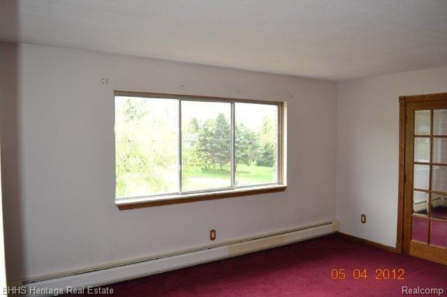 5416 Greenfield Road Brighton, MI 48114 - Photo 5 of 25 Living Room