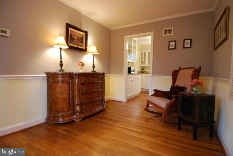 2766 Cameron Road Falls Church, VA 22042 - Photo 2 of 16 Entrance / Foyer