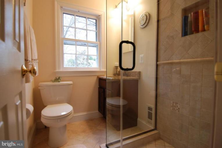 2766 Cameron Road Falls Church, VA 22042 - Photo 14 of 16 Bath #2