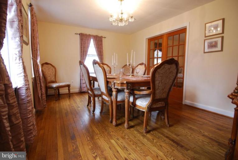 2766 Cameron Road Falls Church, VA 22042 - Photo 4 of 16 Dining Room
