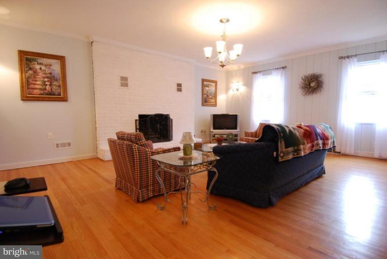 2766 Cameron Road Falls Church, VA 22042 - Photo 8 of 16 Family Room #2
