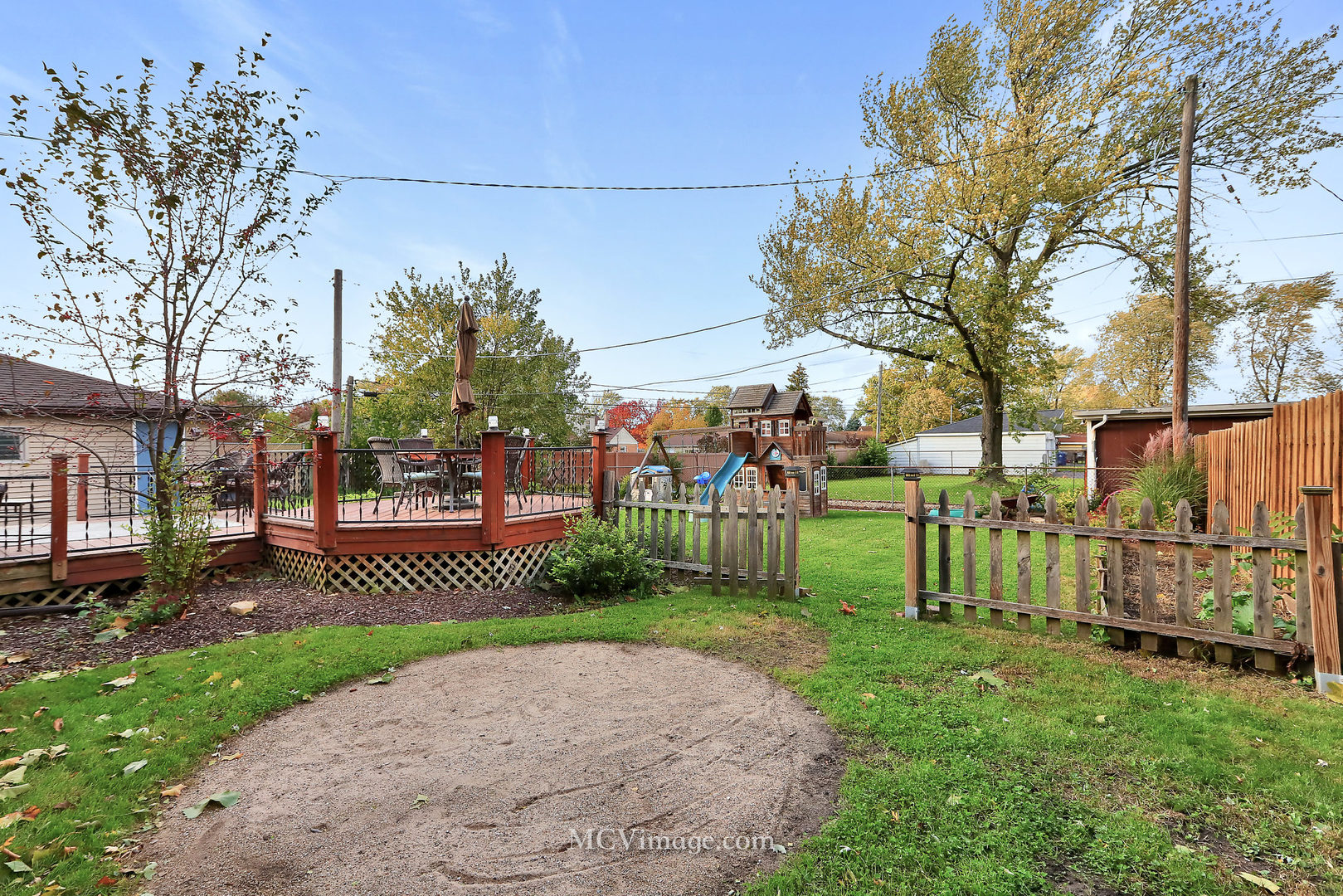 5830 108th Place Chicago Ridge, IL 60415 - Photo 25 of 28 a view of a park with a large trees
