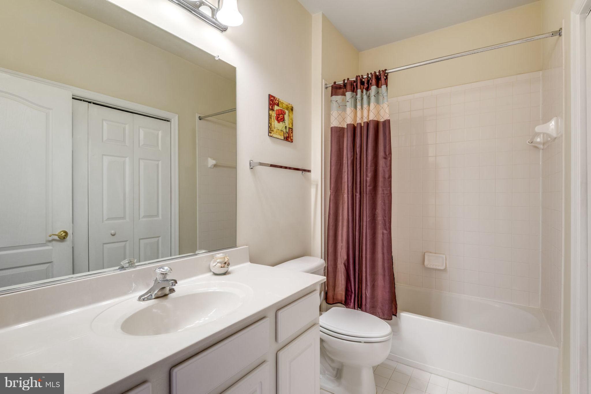 42431 Rockslide Terrace Ashburn, VA 20148 - Photo 15 of 27 Bath