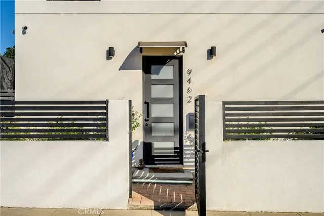 a view of a entryway