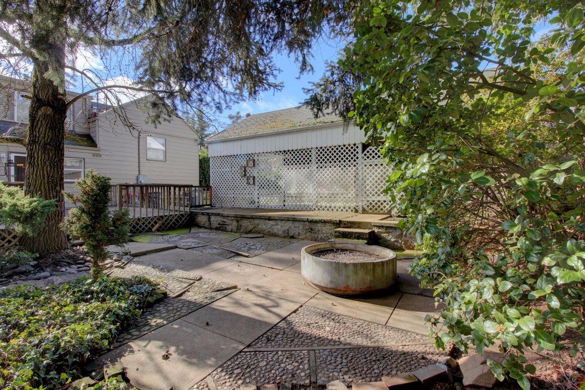 2011 Westerlund Drive Medford, OR 97504 - Photo 16 of 22 Additional Photo