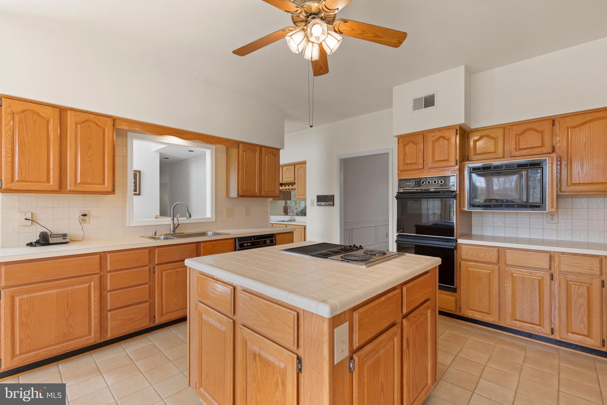 5610 Griffith Farm Road Derwood, MD 20855 - Photo 9 of 35 Gallery Image 9