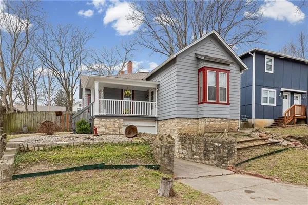 $160,000 | 1434 6th Avenue, Leavenworth, KS 66048