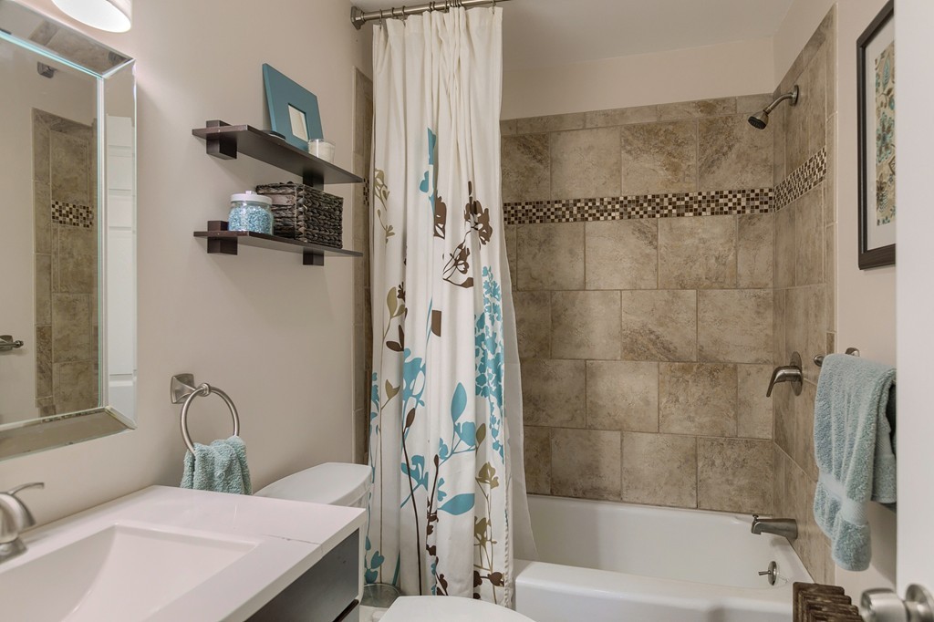 32 Silsbee Road North Andover, MA 01845 - Photo 13 of 26 Gallery Image 13