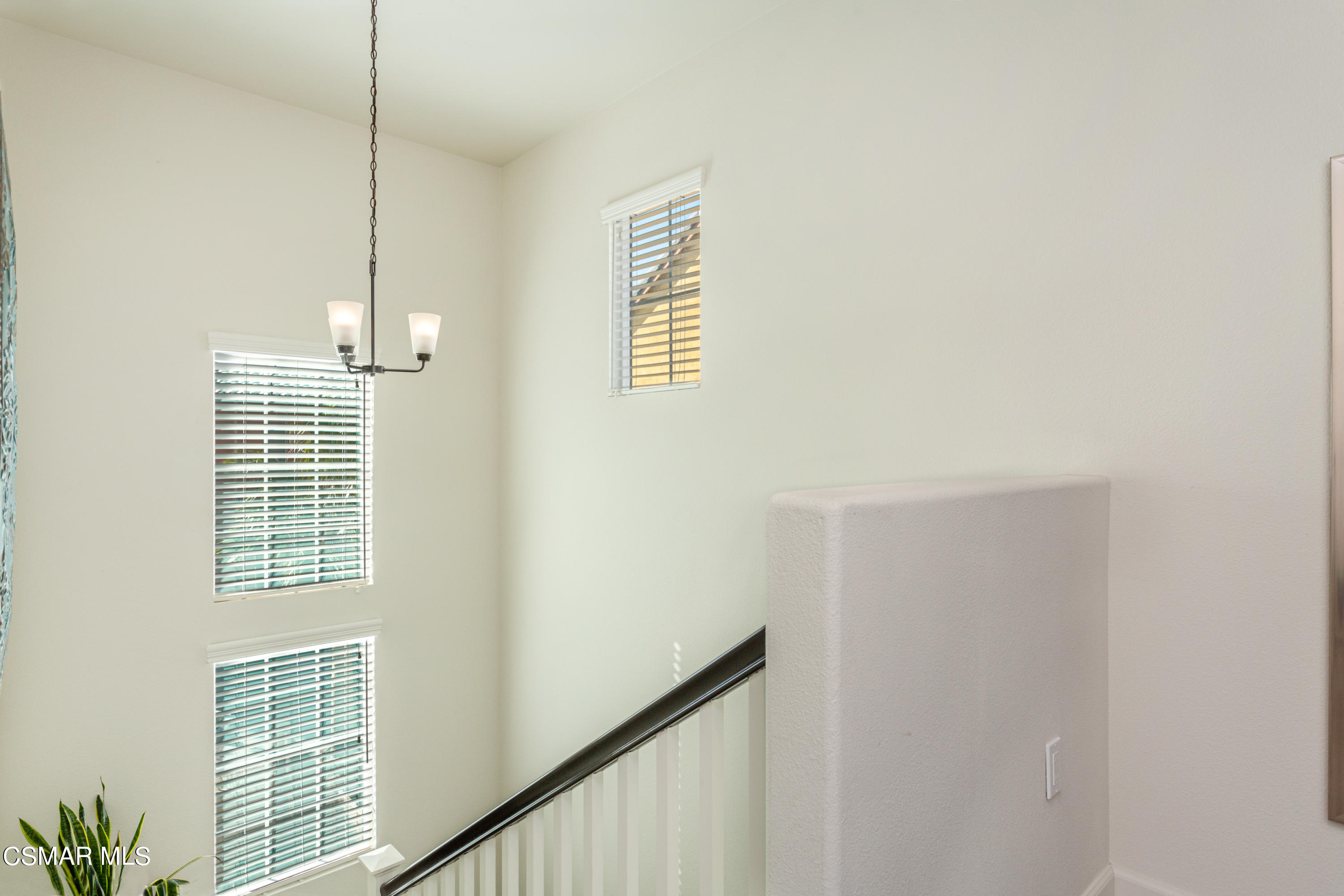 1620 Range Road Oxnard, CA 93036 - Photo 13 of 34 a view of a hallway with windows