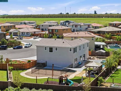 $889,000 | 1655 Apricot Court, Dixon, CA 95620