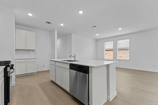 $295,000 | 2307 Fort Davis Pass, Marion, TX 78124