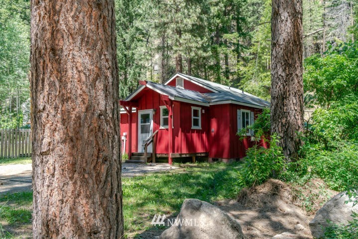 17960 Entiat River Road Entiat, WA 98822 - Photo 1 of 25 Gallery Image 1
