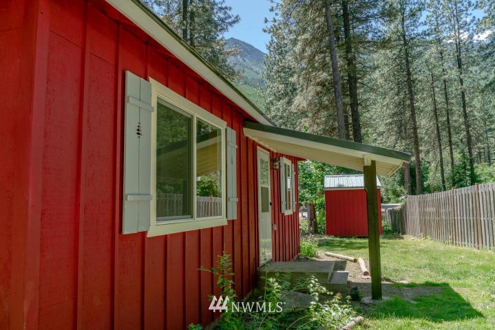 17960 Entiat River Road Entiat, WA 98822 - Photo 4 of 25 Gallery Image 4