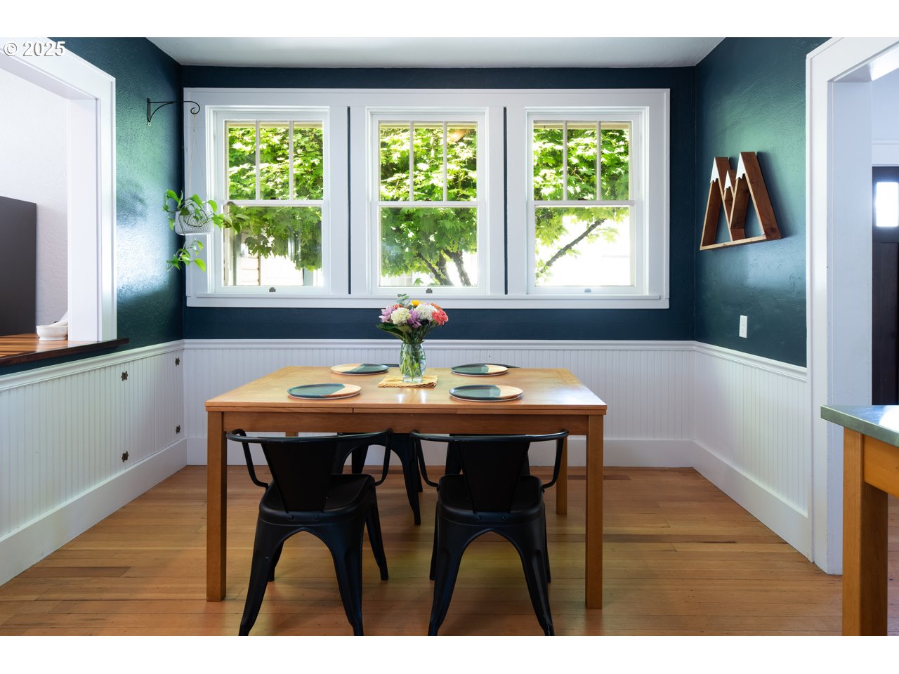 945 B Street Springfield, OR 97477 - Photo 13 of 35 a dining room with furniture and window