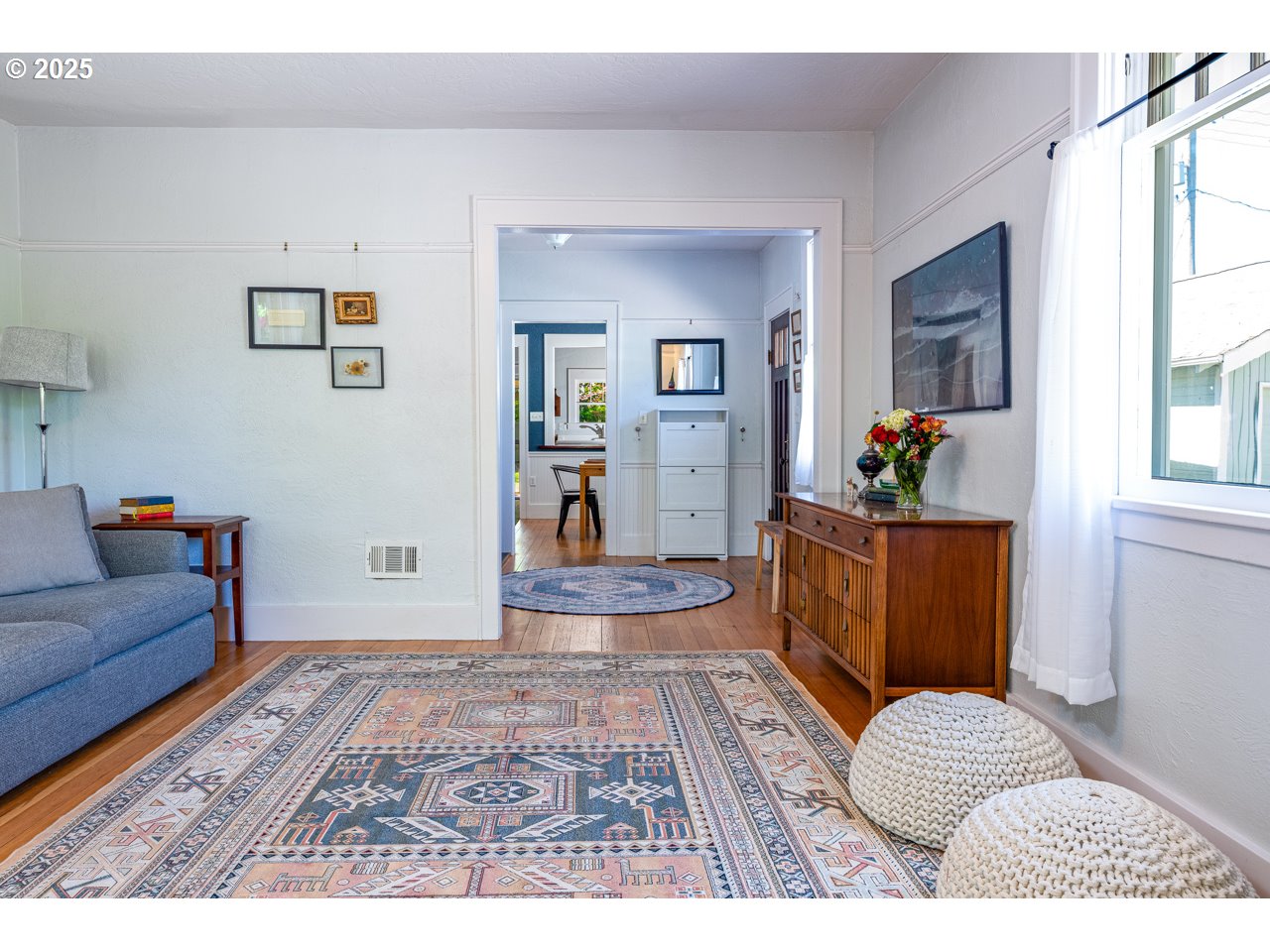 945 B Street Springfield, OR 97477 - Photo 8 of 35 a living room with furniture and a rug