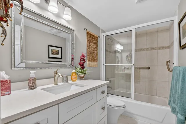 $215,000 | 250 Northeast 20th Street, Unit 1300, Boca Raton, FL 33431