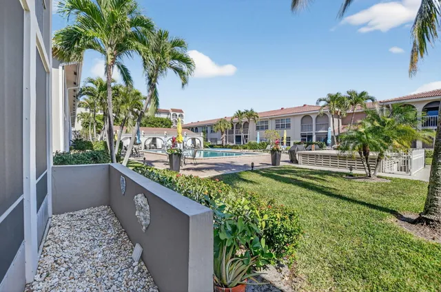 $215,000 | 250 Northeast 20th Street, Unit 1300, Boca Raton, FL 33431