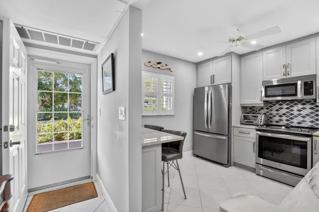 $215,000 | 250 Northeast 20th Street, Unit 1300, Boca Raton, FL 33431