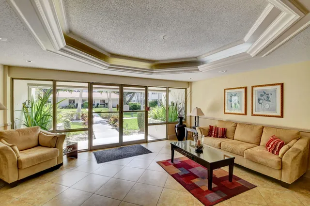 $215,000 | 250 Northeast 20th Street, Unit 1300, Boca Raton, FL 33431