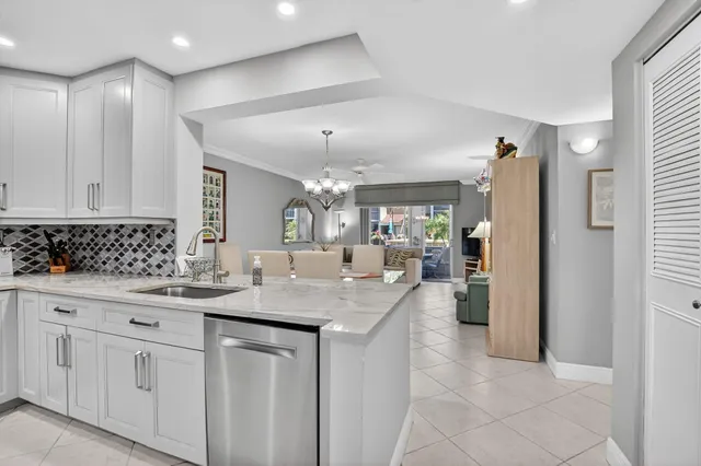 $215,000 | 250 Northeast 20th Street, Unit 1300, Boca Raton, FL 33431